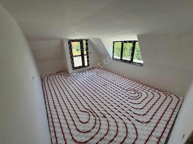 Emsa İnş. Taşolukta Sıfır Asansörlü 2+1 95m2 Çatı Katı