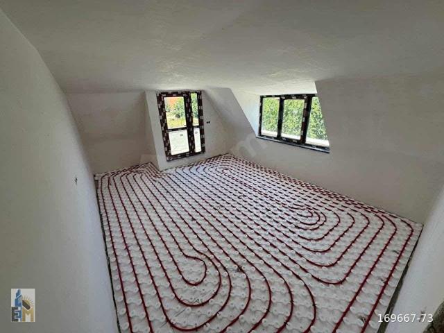 EMSA İNŞ. TAŞOLUKTA SIFIR ASANSÖRLÜ 2+1 95M2 ÇATI KATI