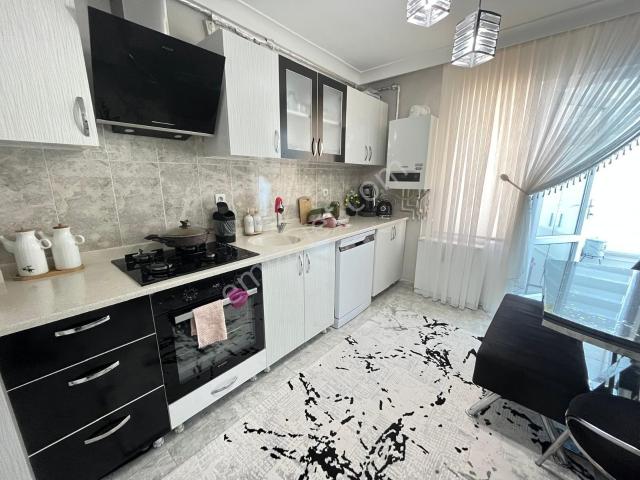 Emsallerinden Ayrışan Detaylara Sahip Full Yapılı 3+1 Satılık
