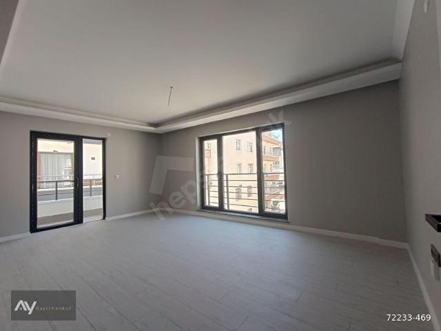 ŞEMSETTİN G.A CADDESİNDE SIFIR ARA KATTA ÇİFT BALKONLU 3+1 DAİRE