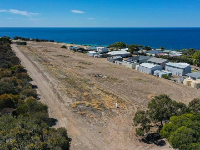 Land Emu Bay, 102774769