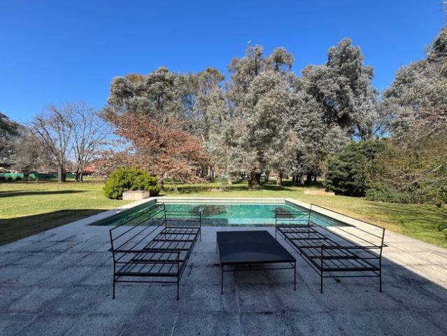 En 2 Lotes, Casa de 3 Dorm. + Loft Independiente, con Pileta y Jardín Praderas de Luján