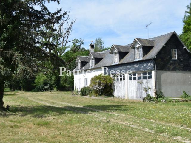 En Touraine, une longère et ses dépendances, à restaurer, su. 120m² Loches