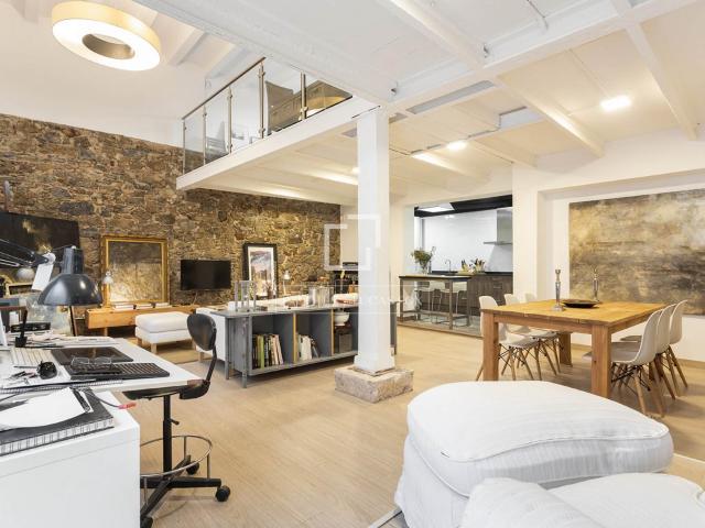 En un edificio clásico de 1900, encontramos este loft de 152. 141m² Barcelona