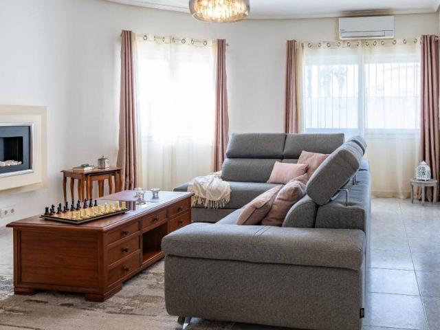 En una de las direcciones más cotizadas de Playa Flamenca, e. 161m² Orihuela Costa