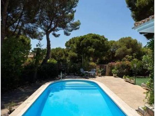 En una de las zonas residenciales más prestigiosas de Campoa. 204m² Orihuela