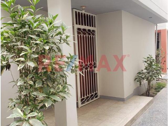 En Urb Club Grau Venta De Casa En Condominio