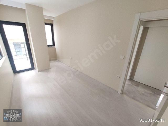 EN UYGUN EMLAKTAN SIFIR ARAKAT DAİRE KATTA TEK AYRI MUTFAKLI BALKONLU 2+1