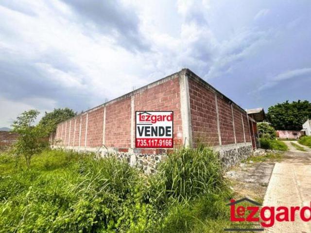En venta terreno bardeado en colonia de Oaxtepec Morelos