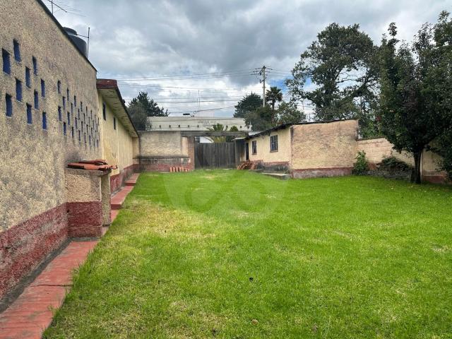 En Venta Terreno Comercial o Residencial frente Los Encinos