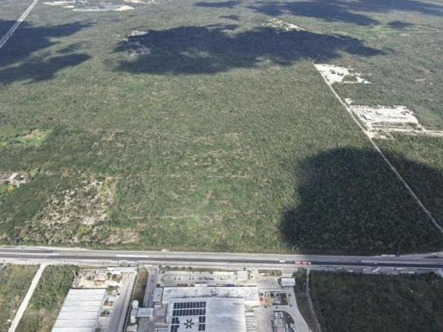 En Venta Terreno con Frente de Carretera Zona Teya en Mérida Cancún