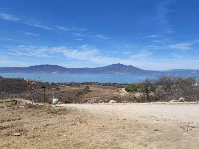 En Venta Terreno con Hermosa Vista al Lago en Colinas de Montebello, Chapala