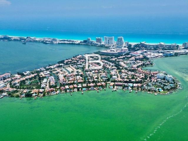 En Venta Terreno en Residencial Isla Dorada Cancun