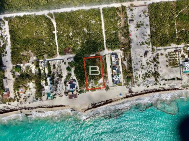 En Venta Terreno Frente al Mar en Isla Mujeres