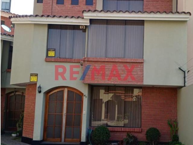 En Venta ¡Tu Residencia Exclusiva En La Parte Baja De Cayma Espera Por Ti! – Lista Para Mudarte Hoy Mismo