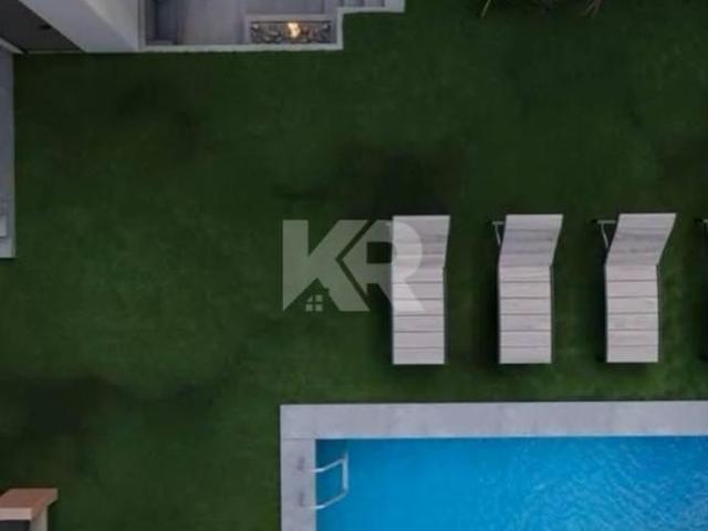 ESTRENA ESTA MODERNA RESIDENCIA DE 3 NIVELES A SOLO $7,800.000 MXN ALBERCA Y JARDÍN EN LOMAS TETELA