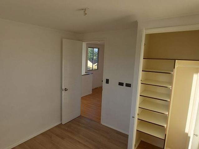 EN VENTA AMPLIA CASA 2 PISOS, CUMBRES DE BUIN