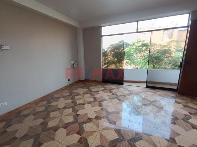 En Venta Amplia Casa de 4 Pisos en Carabayllo