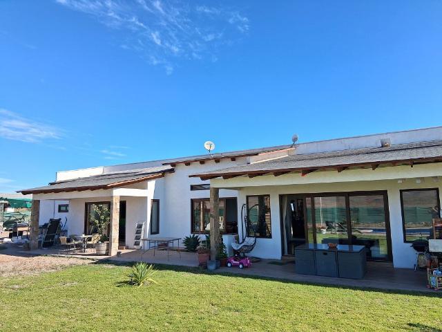 En venta amplia y hermosa casa en parcela vallenar