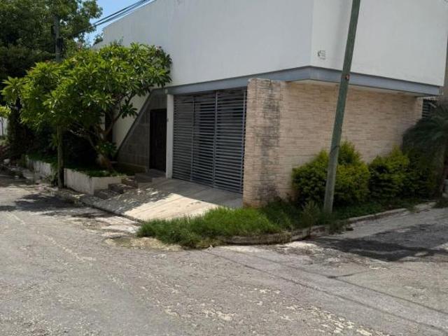 EN VENTA BONITA CASA DE 3 RECÁMARAS CERCA DE LA AV. LOPEZ PORTILLO