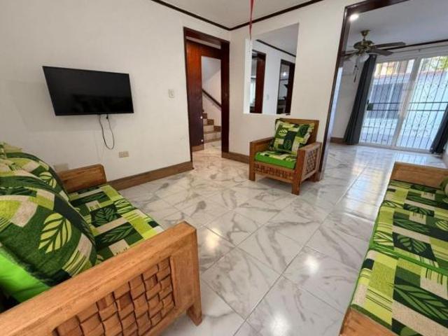 EN VENTA BONITA CASA DE 3 RECAMARAS EN CIRCUITO HOLLYWOOD, SANTA ANA