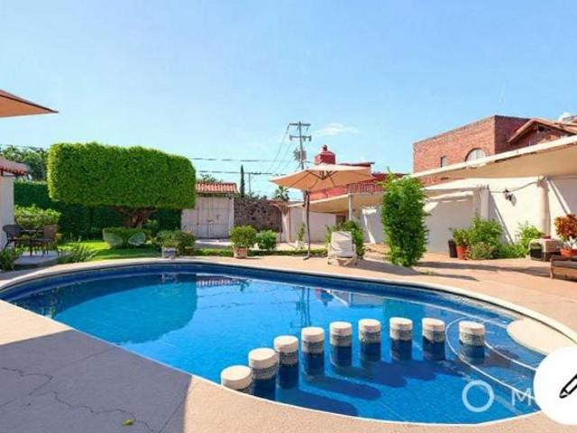EN VENTA BONITA CASA DE UN NIVEL EN BURGOS