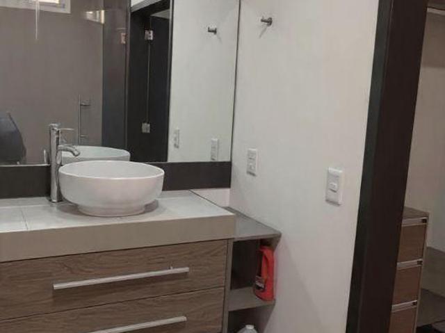 EN VENTA BONITA CASA SOLA EN CUAUTLA
