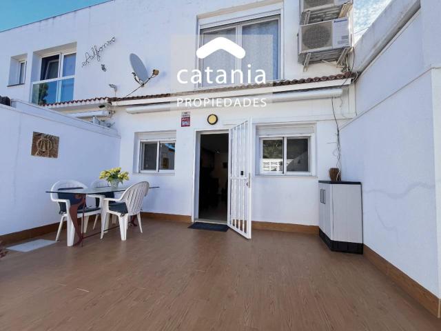 En venta Bungalow dúplex tipo casa adosada con garaje