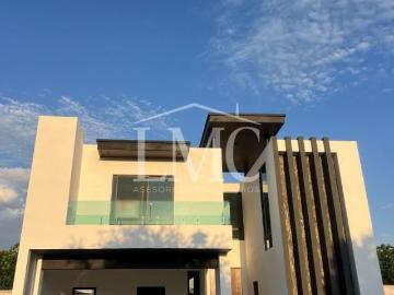 En venta casa moderna nueva y equipada en Rincón de Encinos norte de Saltillo
