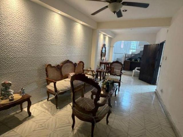 EN VENTA CASA AMPLIA DE 5 RECAMARAS EN SANTA ANA