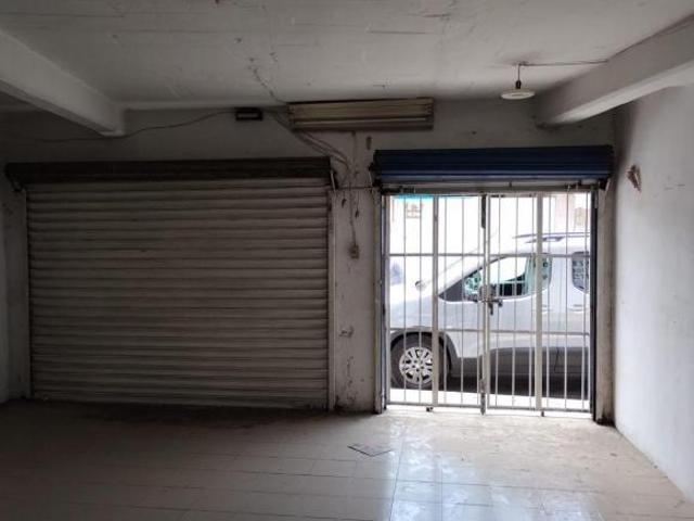 En venta casa con Local Comercial en Otilio Montaño