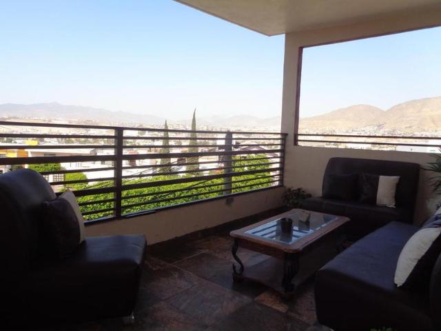 ?En venta casa con m?s de 300 metros de construcci?n en Villa Floresta!