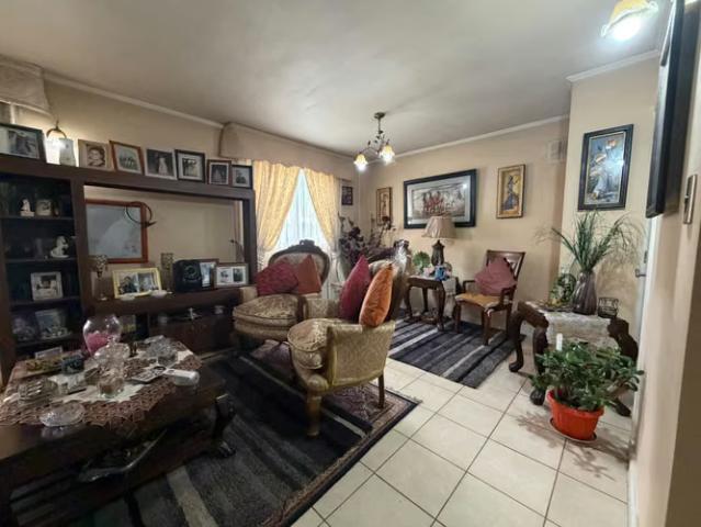 En venta casa con piscina en condominio aranjuez | 4 dormitorios por 205000. 00 en Chillán