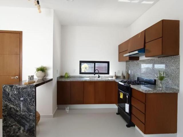 EN VENTA CASA CON RECAMARA EN PLANTA BAJA EN LOMAS RESIDENCIAL