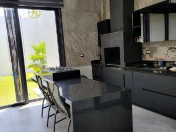 En venta Casa de una planta en Col. los Pinos, con alberca techada