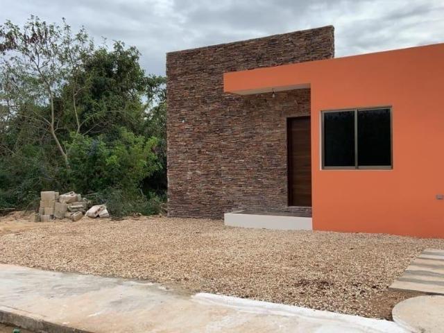 En Venta Casa de una planta en privada con amenidades, Conkal, Yucat?n