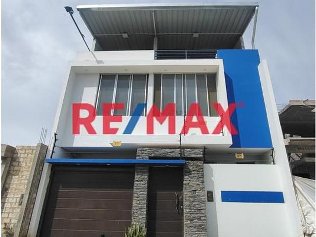 En Venta: Casa De 3 Psiso Con Piscina En Condominio San Borja Tarapoto