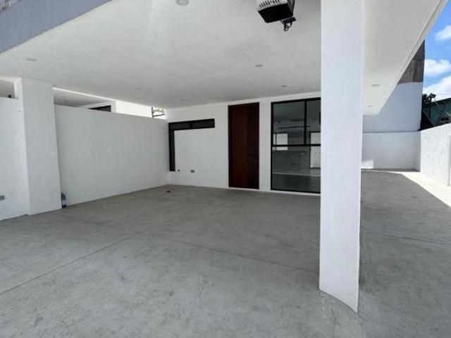 En venta casa de 3 recamas en zona centrica, a 10 minutos del cruce fronterizo