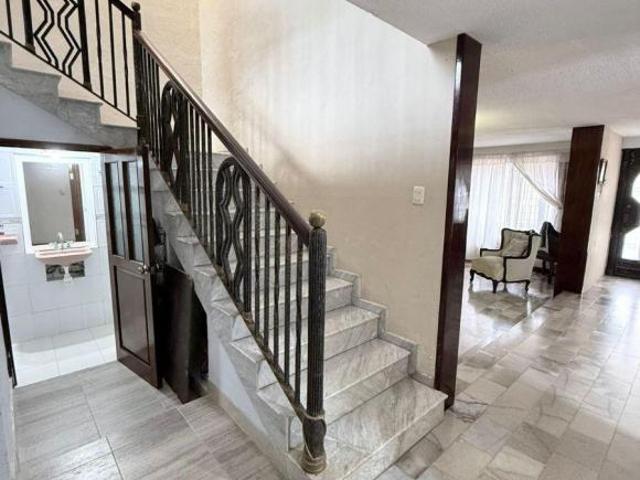EN VENTA CASA DE 5 RECÁMARAS EN PRIVADA, COLONIA SAN RAFAEL