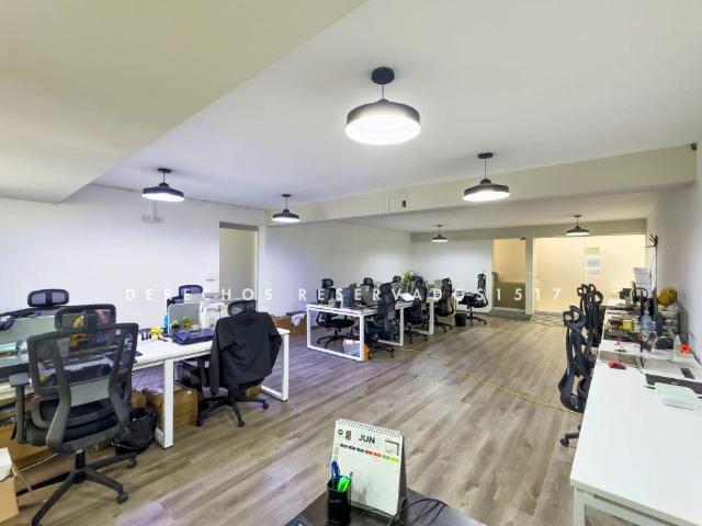 EN VENTA CASA EN MIRAFLORES PARA OFICINA A PUERTA CERRADA