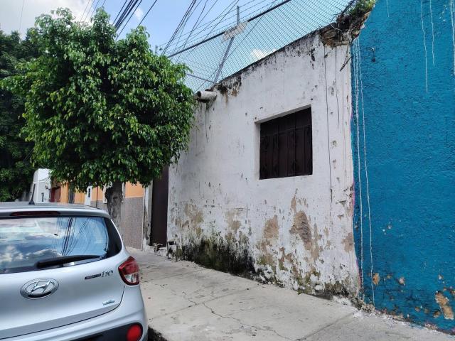 En venta casa en Av el colli se vende como terreno