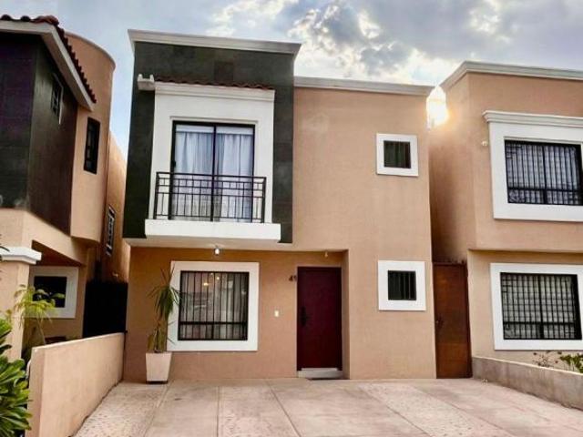 En VENTA casa en Altaria Residencial al norte, ¡espacio hermoso donde puede vivir tu familia!