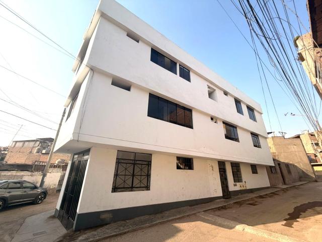 En venta – Casa en esquina – Collique, Comas