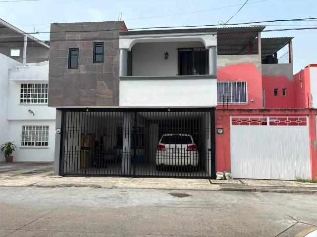 EN VENTA Casa en Estrellas de Buenavista $2,200,000 MXN