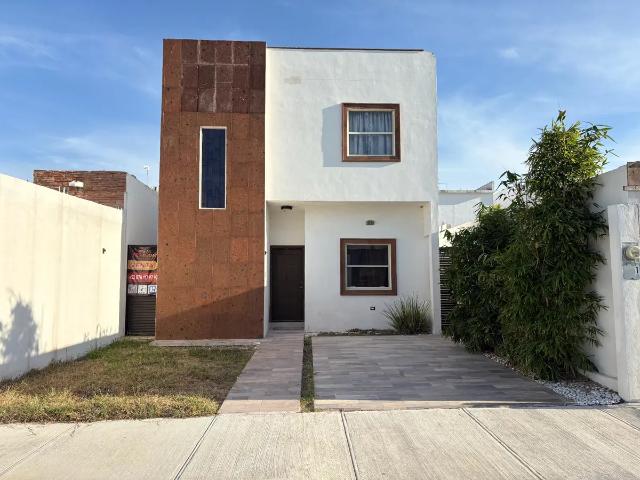 EN VENTA CASA EN FRACCIONAMIENTO LAS CANTERAS III