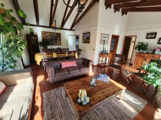 En venta casa en parque universitario 5d / 3 b | 5 dormitorios por 10700.00 en Talca
