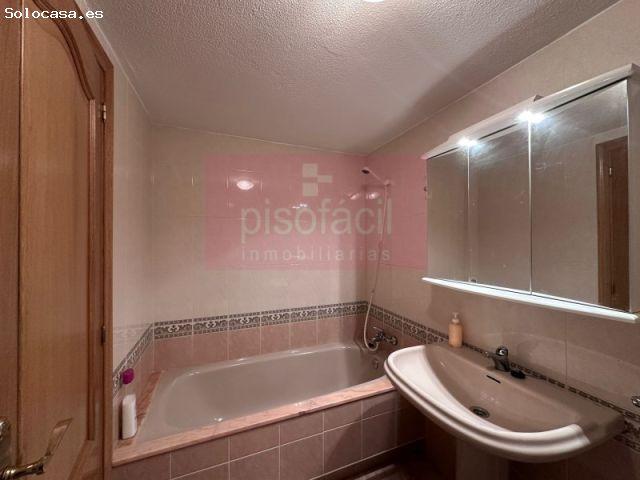 En venta casa entre medianeras con bar en funcionamiento y vivienda arriba con
