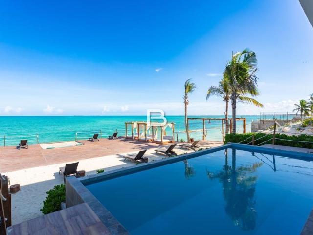 En Venta Casa Hotel de 6 Habitaciones en Isla Blanca