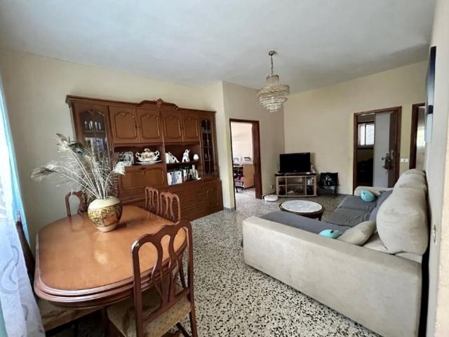 En venta casa, local y terreno en La Camella