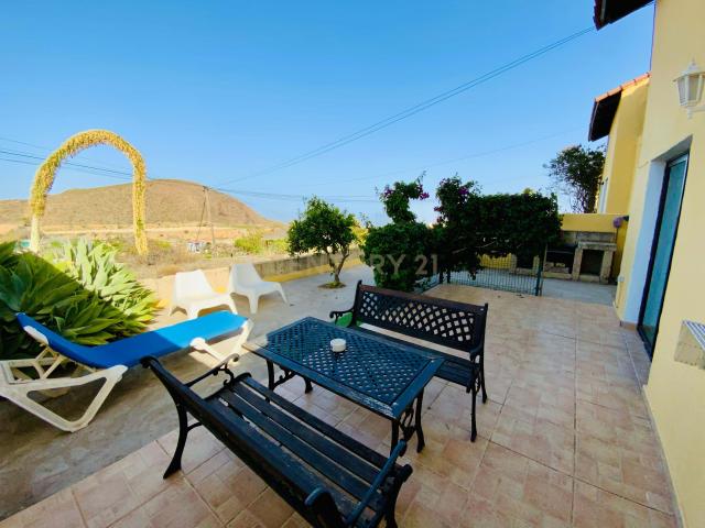EN VENTA CASA PAREADA EN SAN MIGUEL DE ABONA